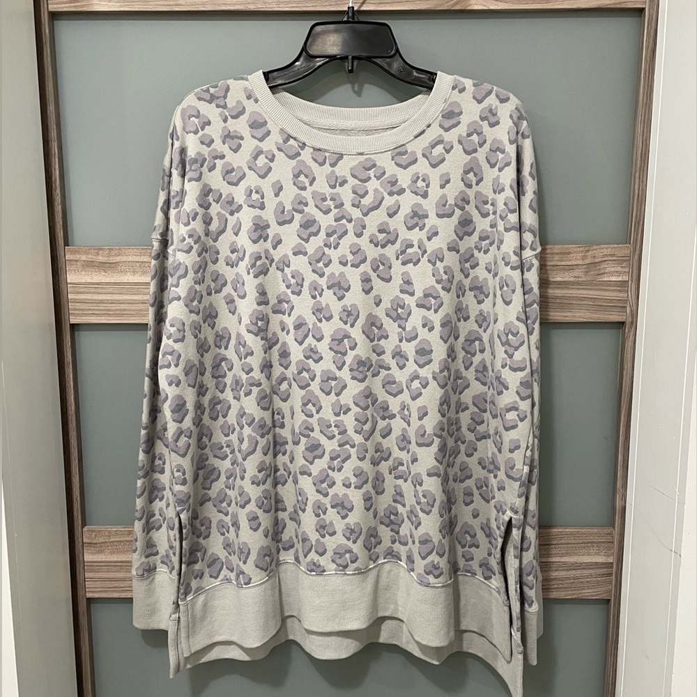 LUCKY BRAND oversized leopard print sweatshirt